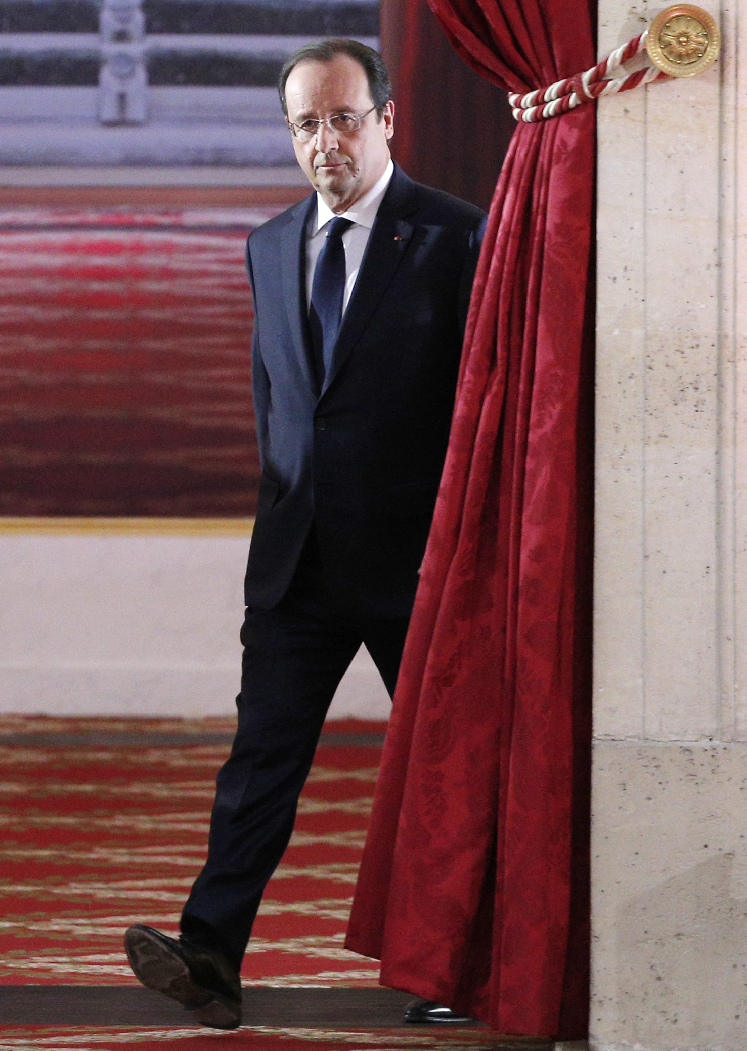 Κατρακύλα Ολάντ: Η χαμηλότερη δημοτικότητα προέδρου στη σύγχρονη εποχή