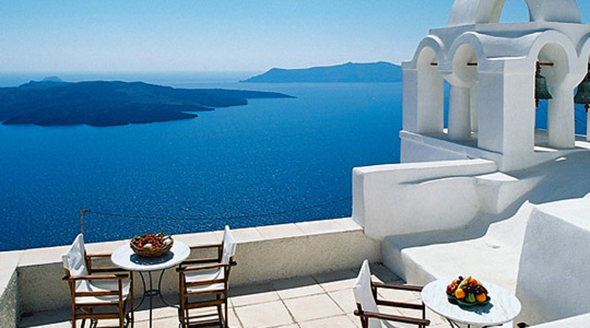 Χρεώνουν διπλάσιες τιμές τον Έλληνα από τον τουρίστα