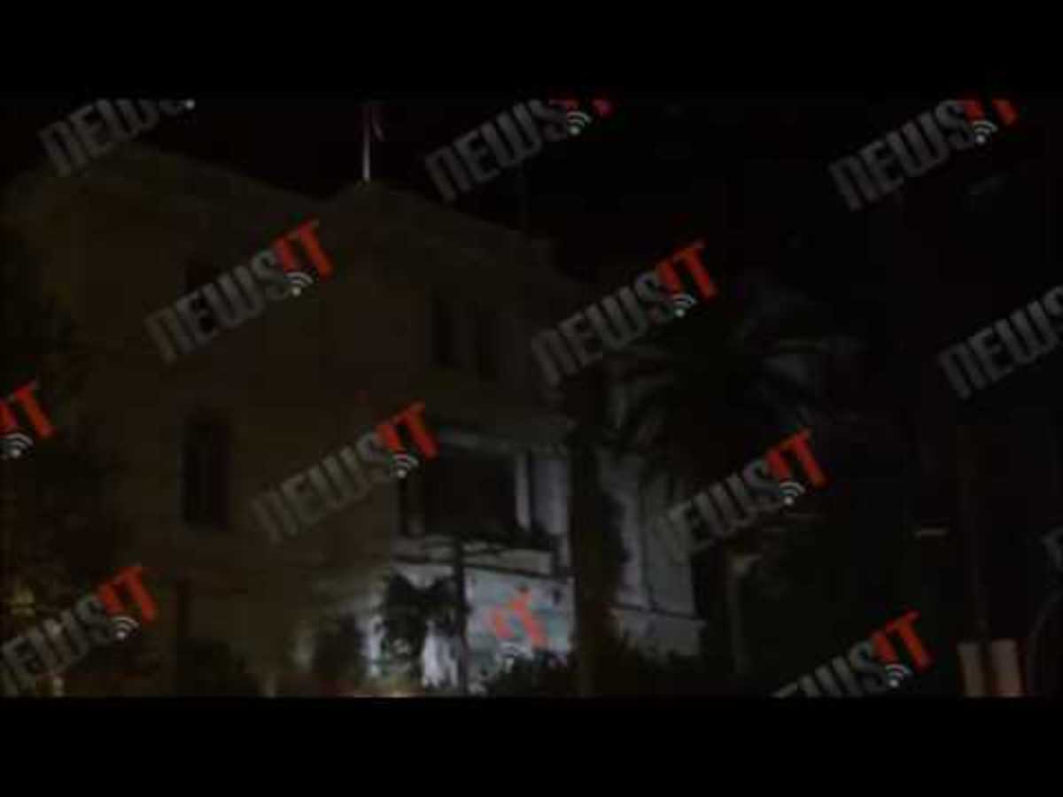 Επίθεση στη γαλλική πρεσβεία