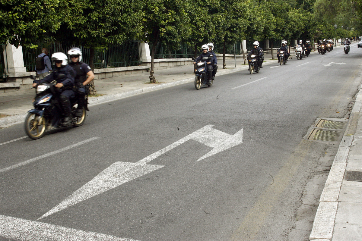 Πρωτοφανές! Απαγορεύθηκε και για τους πεζούς η διέλευση από την Ηρώδου Αττικού!