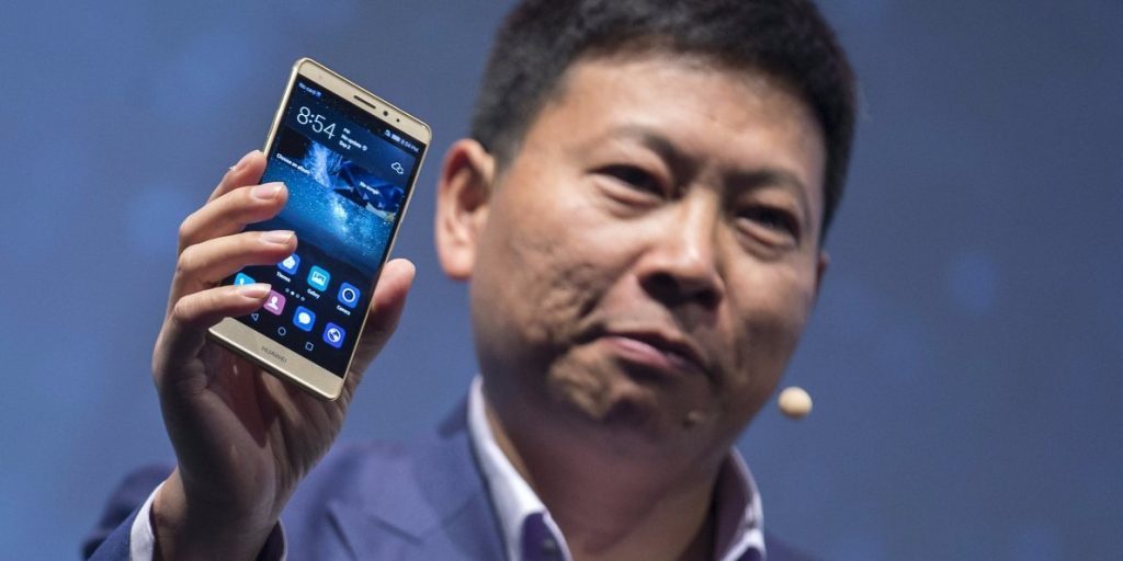 H Huawei πούλησε 100 εκατομμύρια συσκευές το 2015!