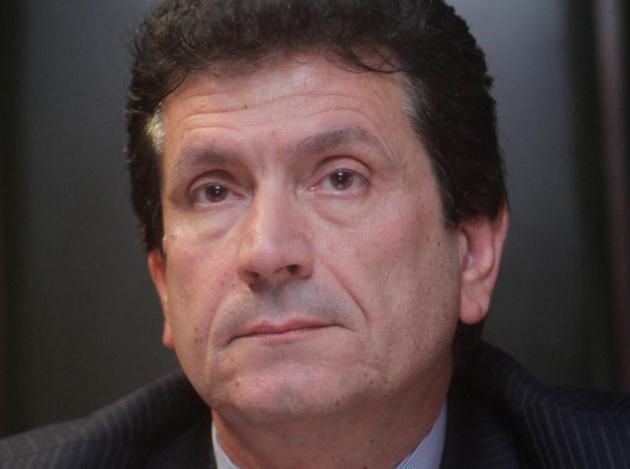 Στην “αναχαίτιση” ο Ιατρίδης – Τι απαντά στους αποφοιτους ΣΤΥΑ