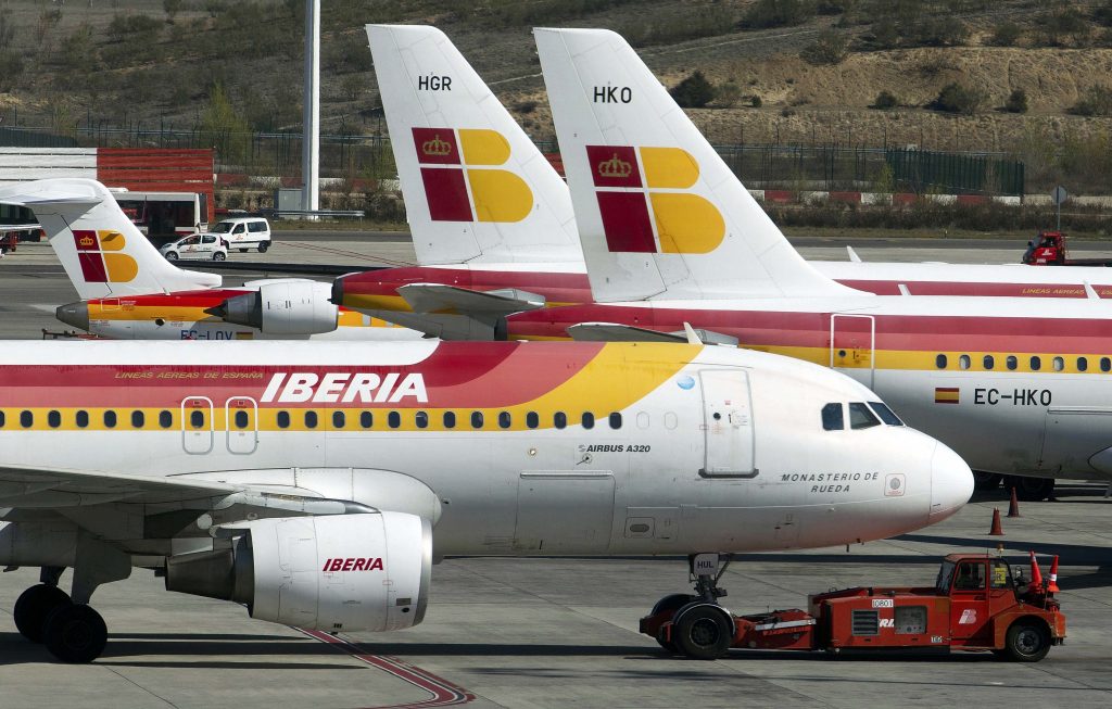Η αεροπορική Iberia κόβει 20% τους μισθούς των πιλότων