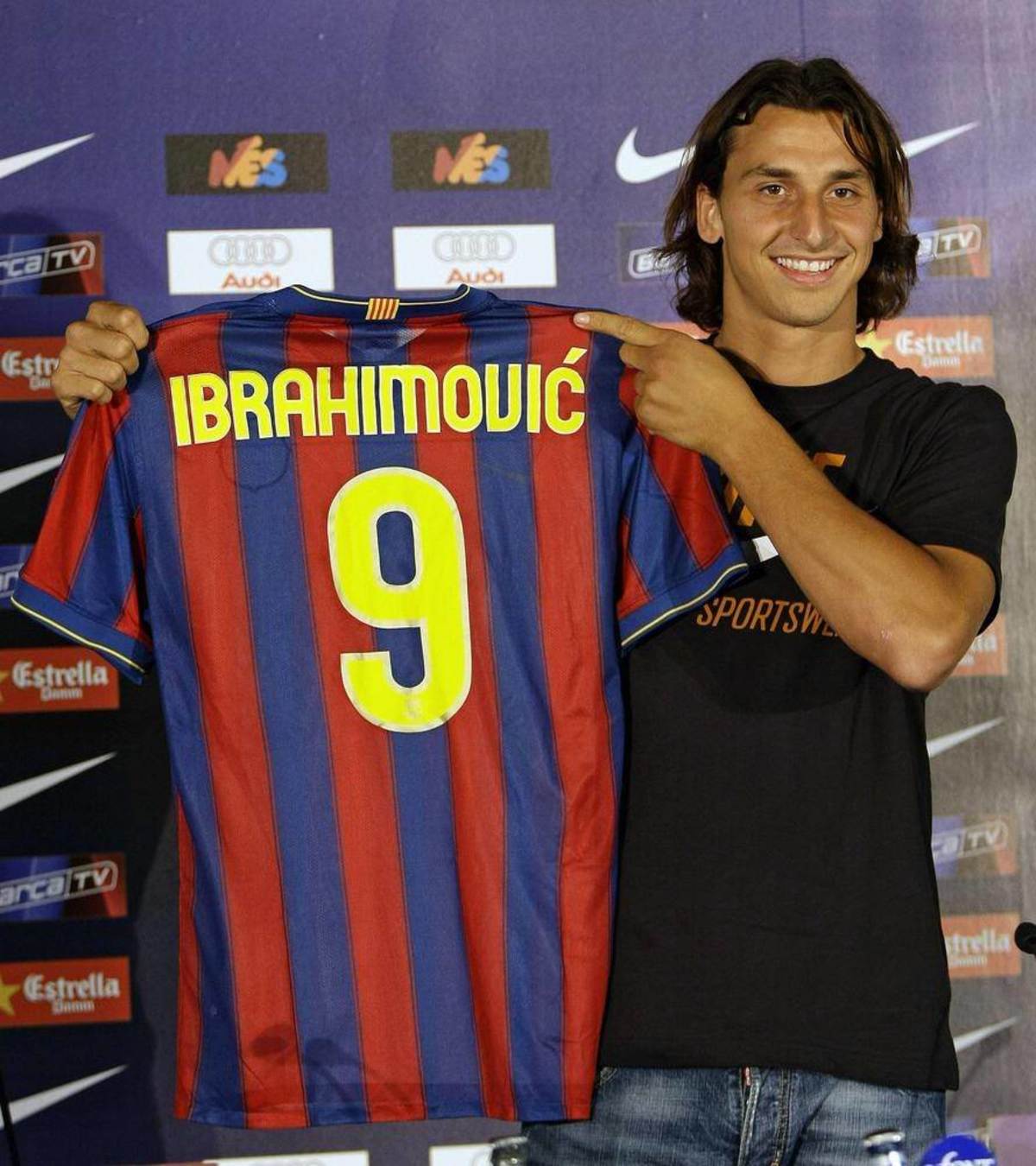 Μόλις ένα χρόνο μετά τη μετακίνηση του στην Μπαρτσελόνα ετοιμάζεται να αποχωρήσει ο Ιμπραήμοβιτς.