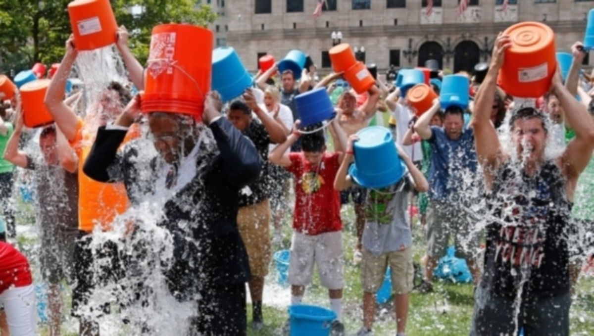 Θυμάστε το Ice Bucket Challenge; Δείτε πού πήγαν τα λεφτά που συγκεντρώθηκαν