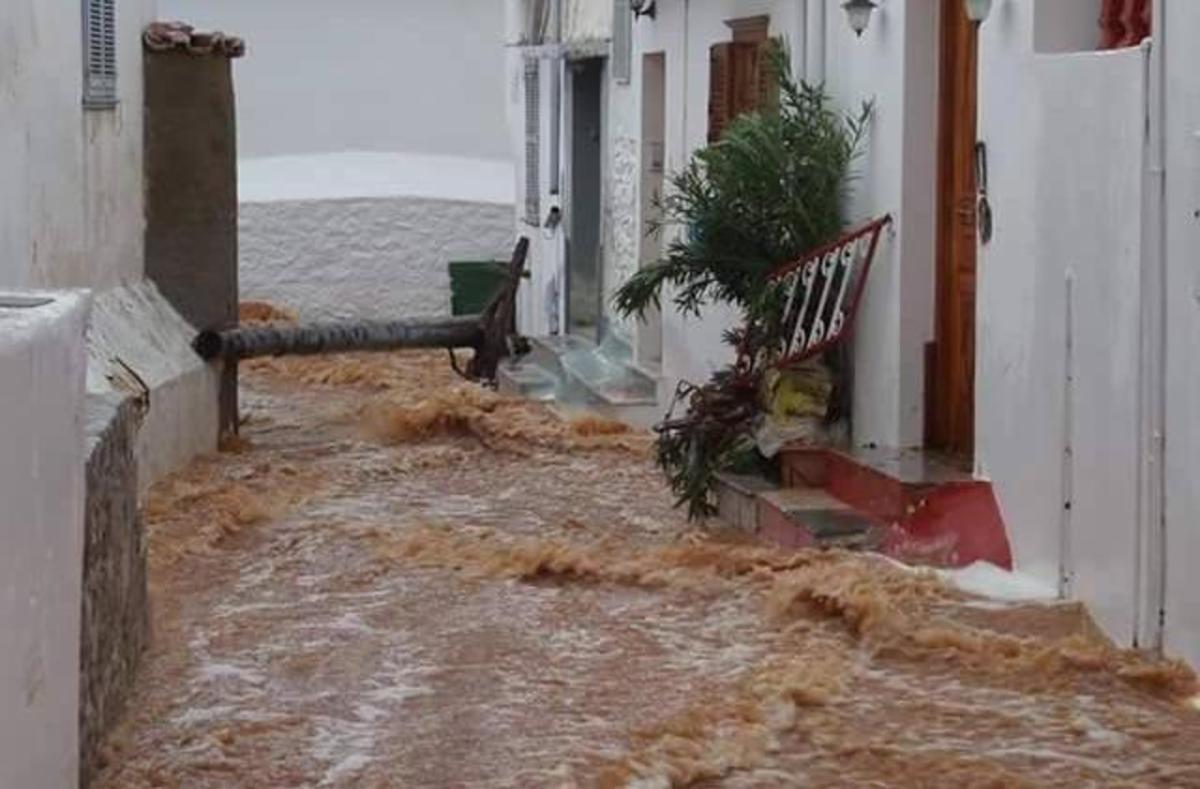 Σε κατάσταση έκτακτης ανάγκης η Ύδρα – Η θεομηνία “έπνιξε” το νησί