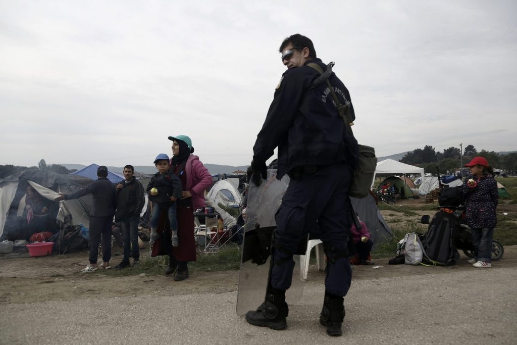 “Αδειάζει” χωρίς εντάσεις η Ειδομένη – Πάνω από 2000 πρόσφυγες έχουν ήδη εγκαταλείψει τον καταυλισμό