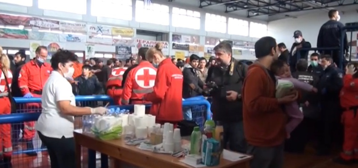 Ιεράπετρα: Εκπρόσωποι του ΟΗΕ επιβλέπουν τις διαδικασίες φιλοξενίας, καταγραφής και αναχώρησης των 595 μεταναστών (ΦΩΤΟ-ΒΙΝΤΕΟ)