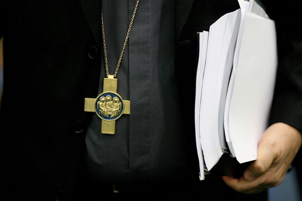 Κρατούμενος στις φυλακές Αγίου Στεφάνου ο “εγκέφαλος” σπείρας που εξαπατούσε ιερείς