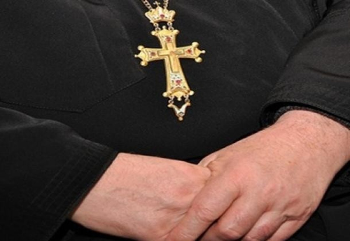 Καταγγελίες ότι Αρχιμανδρίτης “χούφτωνε” νεαρές γυναίκες