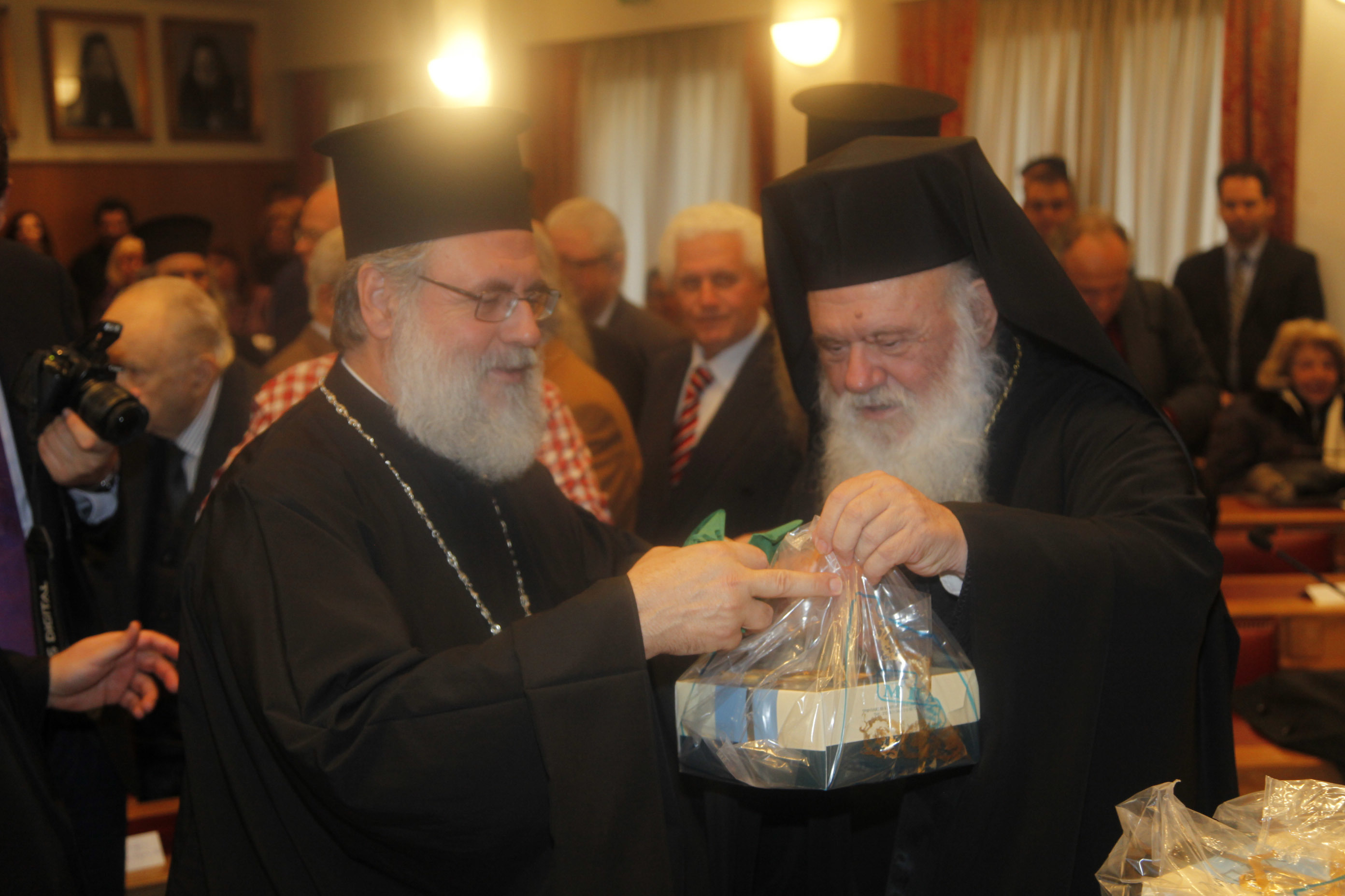 Τη συνεργασία της Πολιτείας για την παραχώρηση εκκλησιαστικής γης σε ανέργους ζητά ο αρχιεπίσκοπος Ιερώνυμος