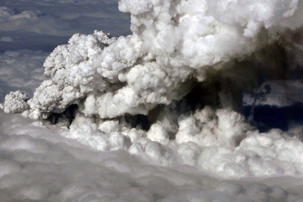 Νέο σύννεφο ηφαιστειακής τέφρας απειλεί την Ευρώπη