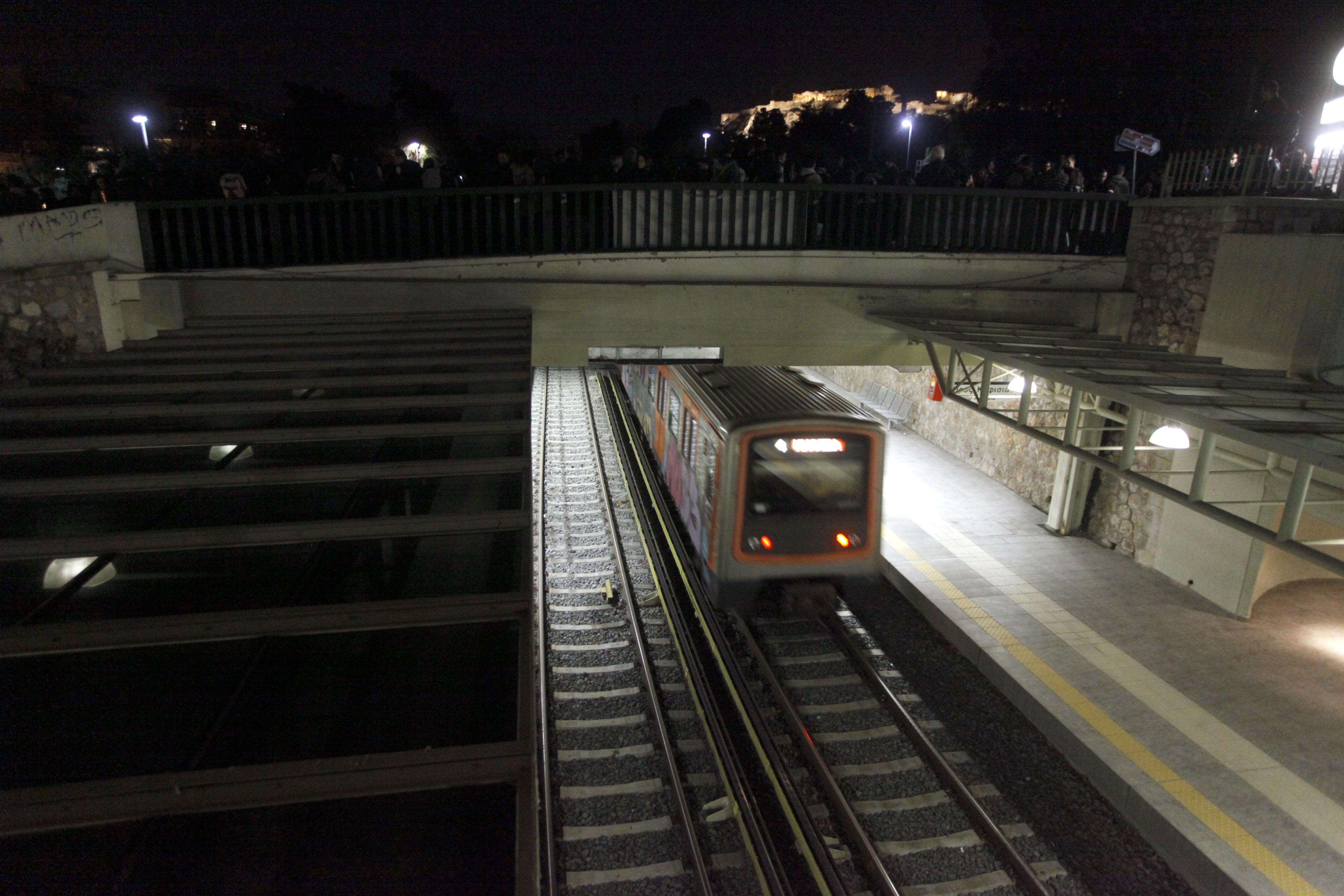 Παράνομη η αυριανή στάση εργασίας σε μετρό, ηλεκτρικό
