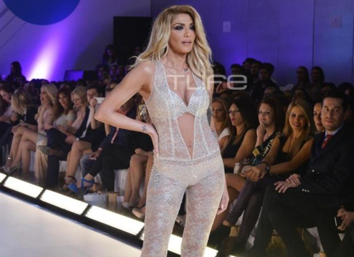 Αγγελική Ηλιάδη: Μας τρέλανε με τη διάφανη ολόσωμη φόρμα της!
