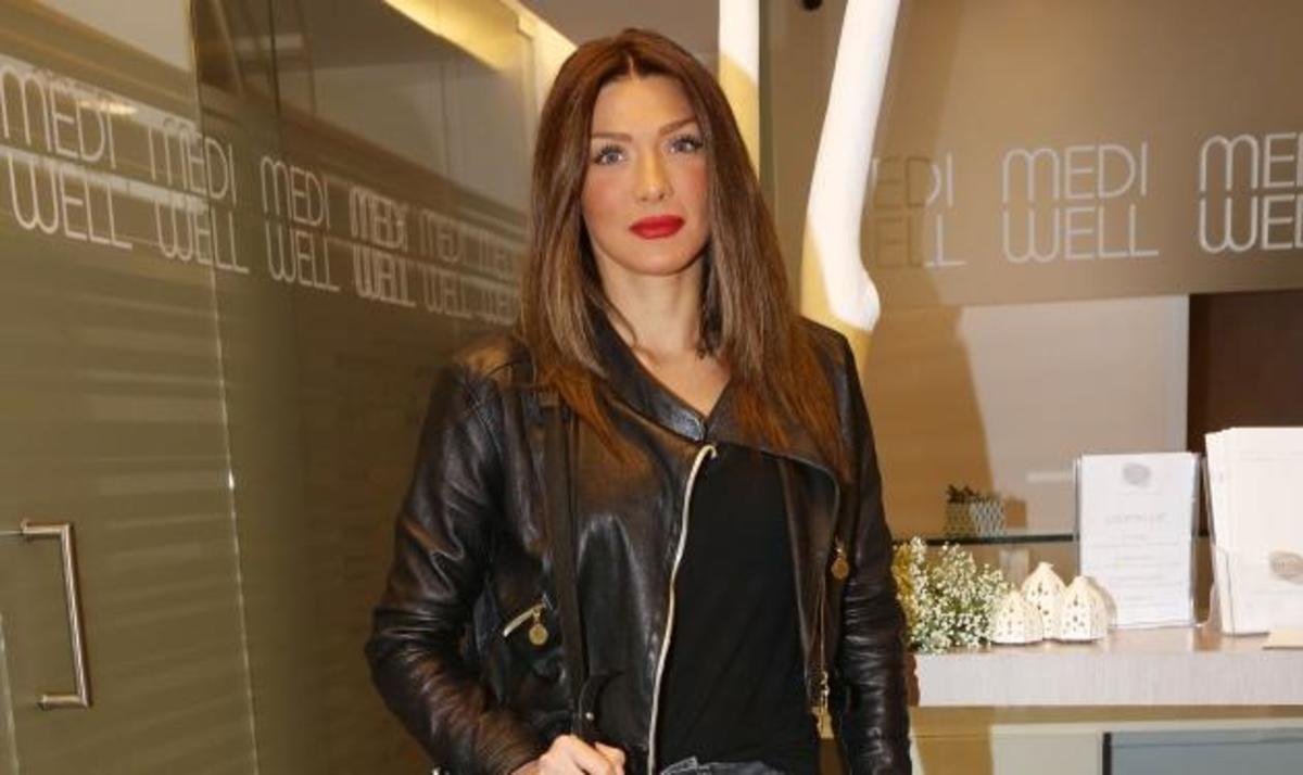 Αγγελική Ηλιάδη: Ποζάρει μελαγχολικά στο φακό και… αναστατώνει το διαδίκτυο!