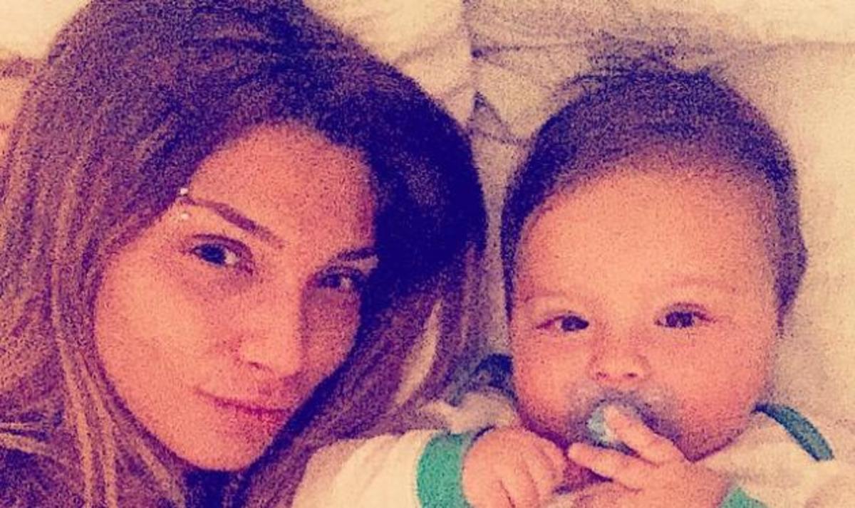 Αγγελική Ηλιάδη: Βουτιές στην πισίνα με τα αγόρια της!