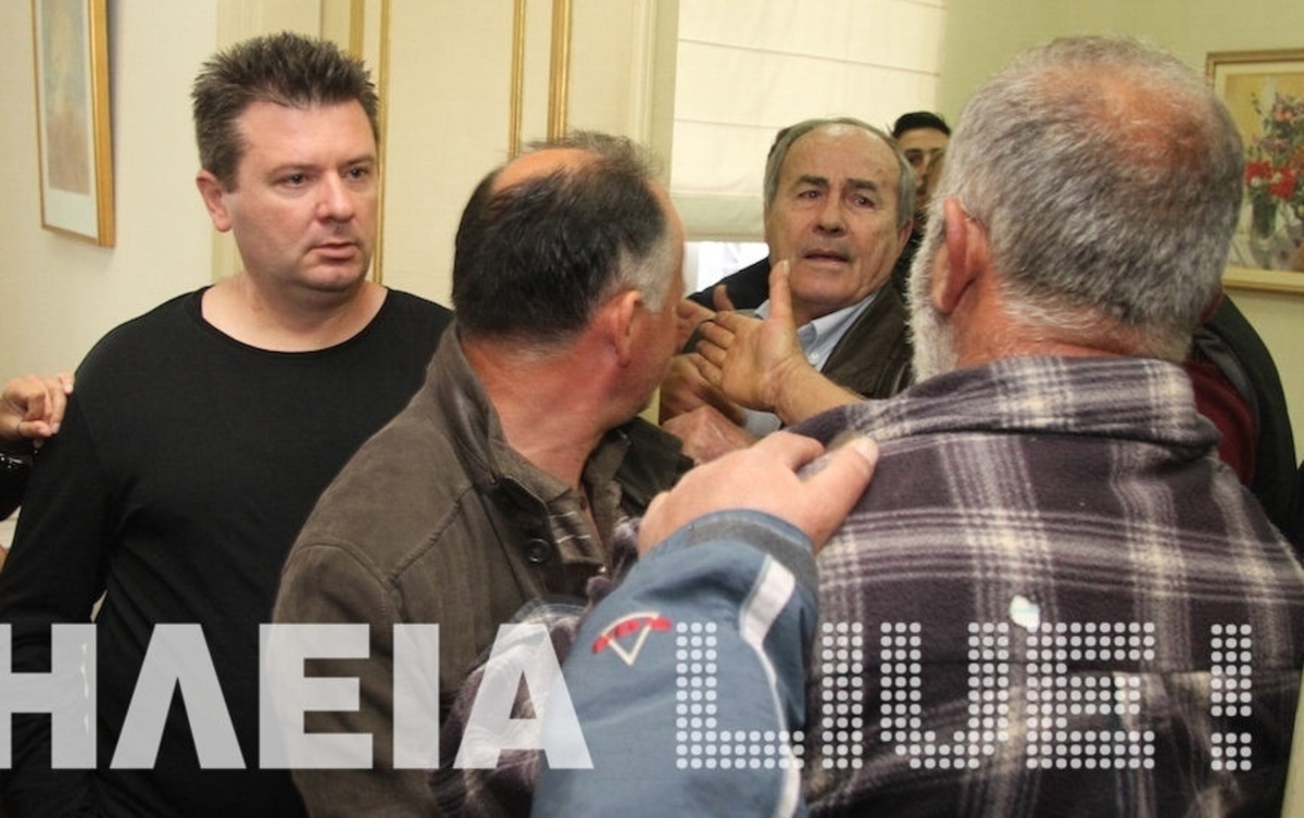 Ηλεία: Κάτοικοι “μπούκαραν” στο γραφείο του προέδρου για τα σκουπίδια