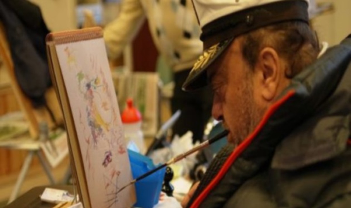 Πέθανε ο ζωγράφος που έφτιαχνε τα έργα του με το πινέλο στο στόμα
