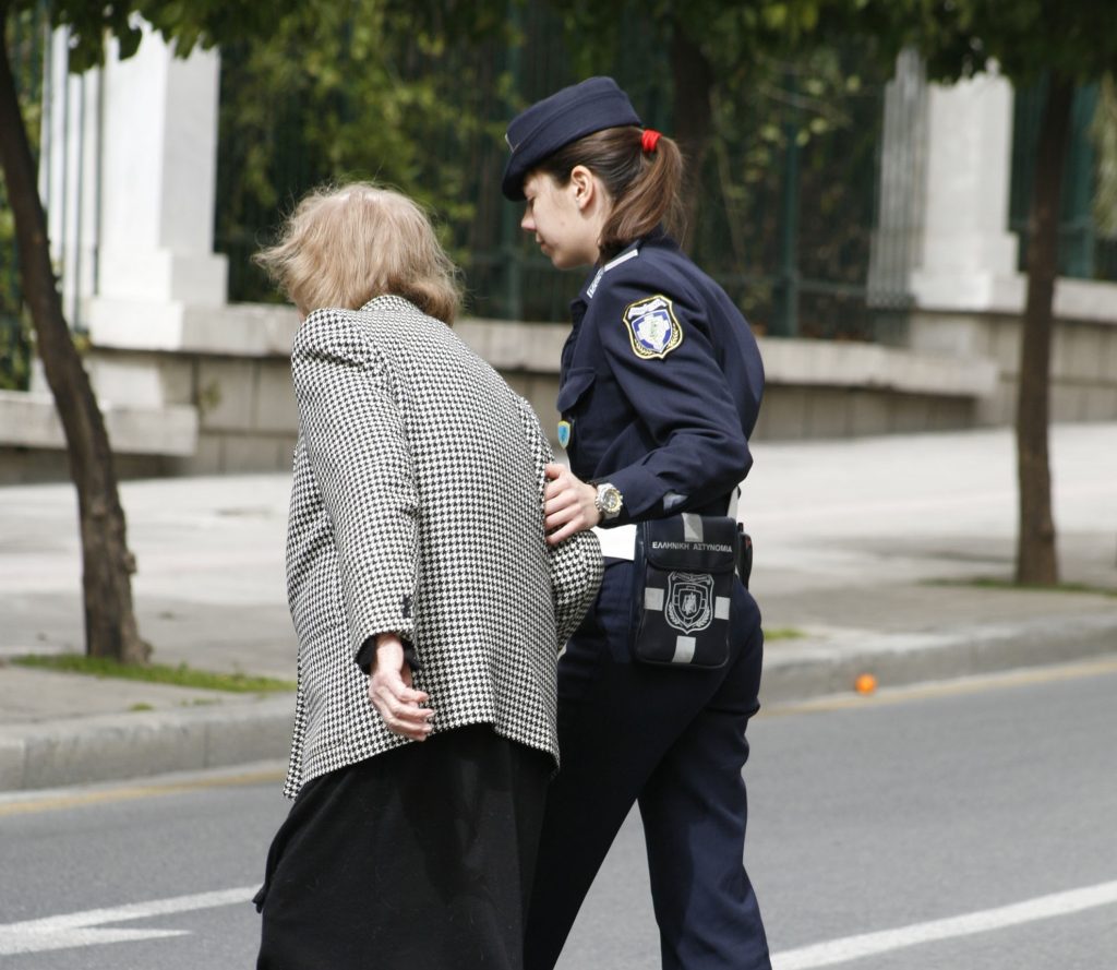 Θύμα απάτης μία ηλικιωμένη στη Δράμα – Ο δράστης της απέσπασε 300 ευρώ