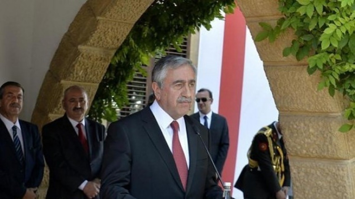 Ακιντζί: Πρώτα θα τα πω εγώ με Παυλόπουλο και μετά ο Αναστασιάδης με Ερντογάν!