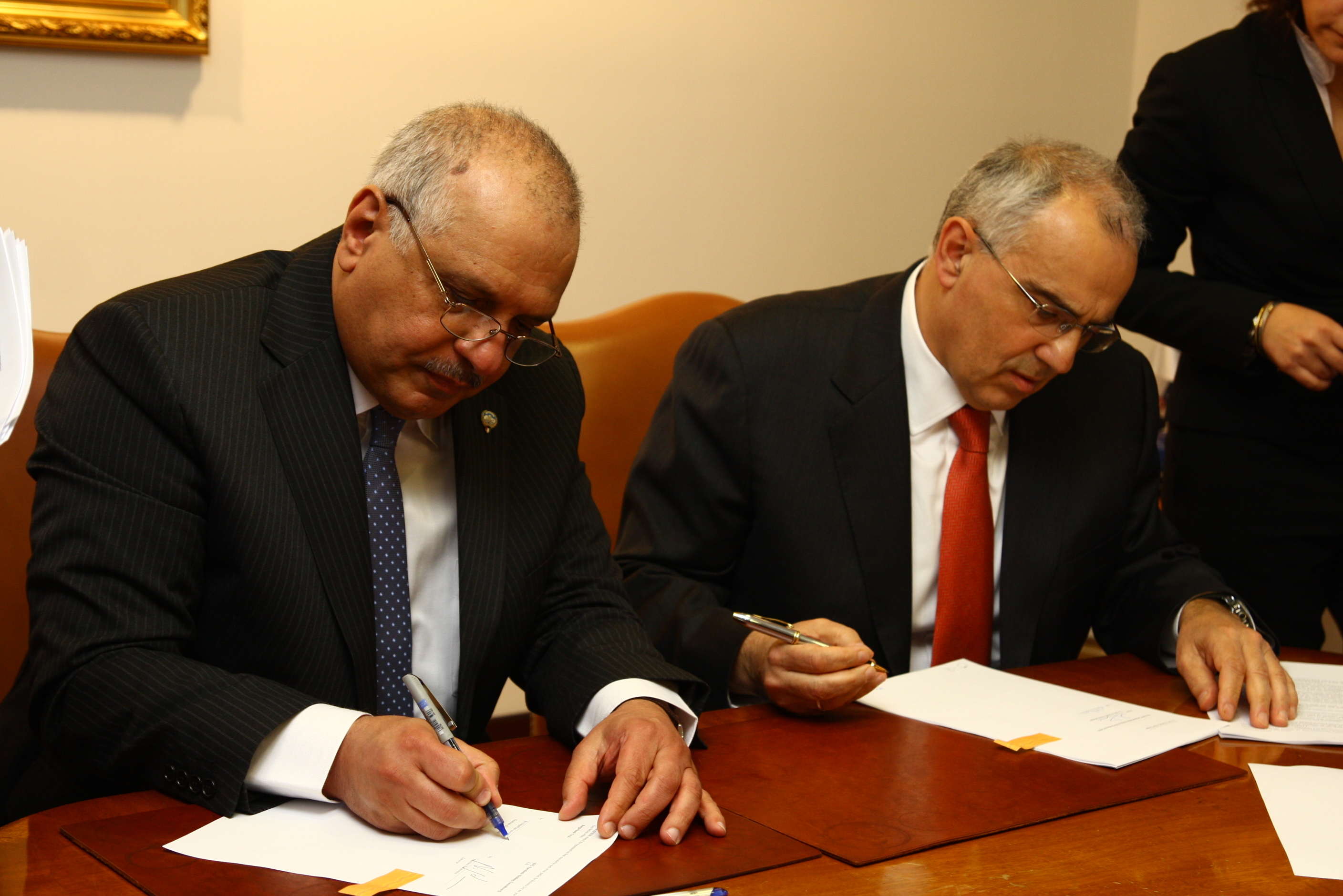 Συμφωνία για πώληση της Eurobank Tefken