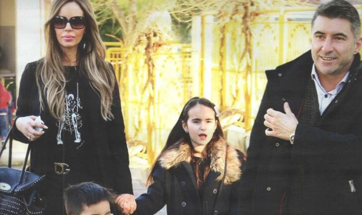 Ιωάννα Λίλη – Θοδωρής Ζαγοράκης: Κυριακάτικη βόλτα με τα παιδιά τους στη Θεσσαλονίκη!