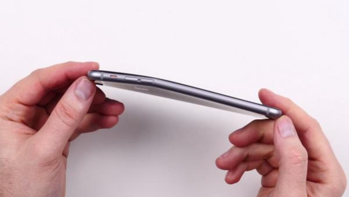 Tο “Bendgate” ίσως είναι μια συνωμοσία κατά της Apple