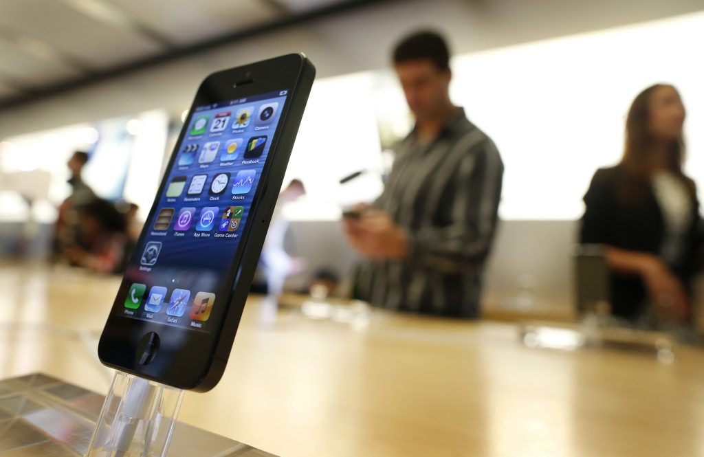 Το νέο iPhone σε κατάστημα της Αυστραλίας περιμένει τους πρώτους του αγοραστές! ΦΩΤΟ REUTERS