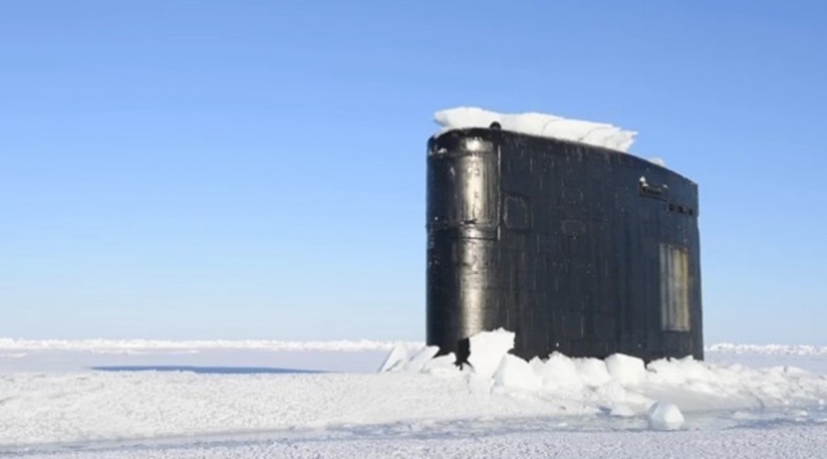 Αυτή είναι η στιγμή ανάδυσης πυρηνοκίνητου υποβρυχίου στην Αρκτική! Εντυπωσιακό ΒΙΝΤΕΟ