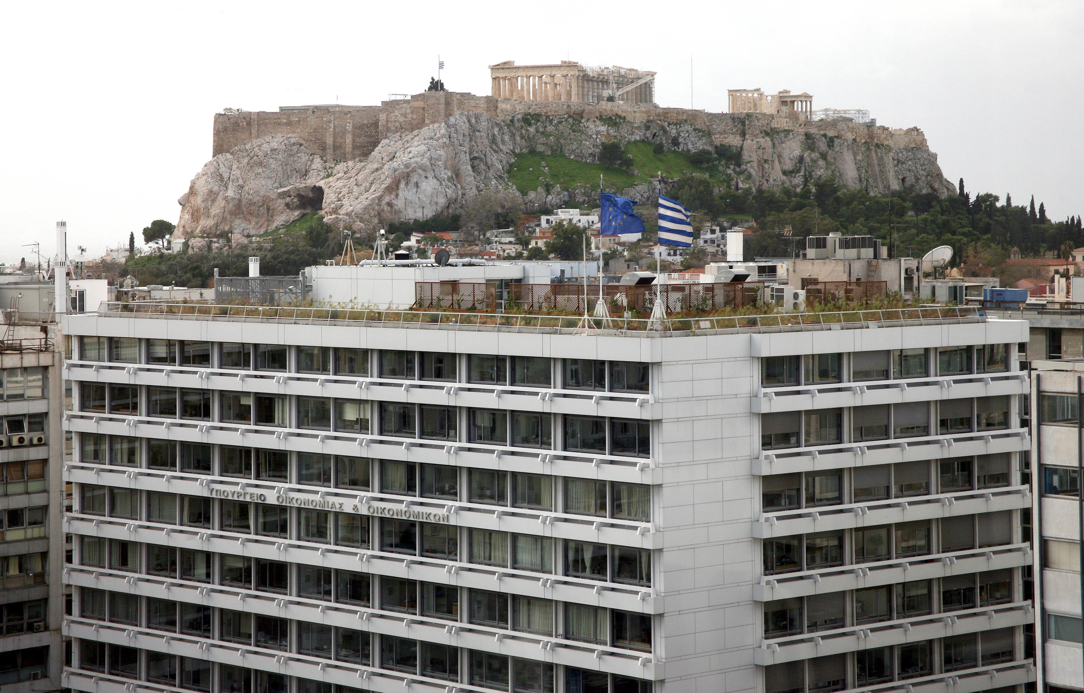 Διευκρινίσεις του ΥΠΟΙΚ για τη μείωση του ελληνικού χρέους