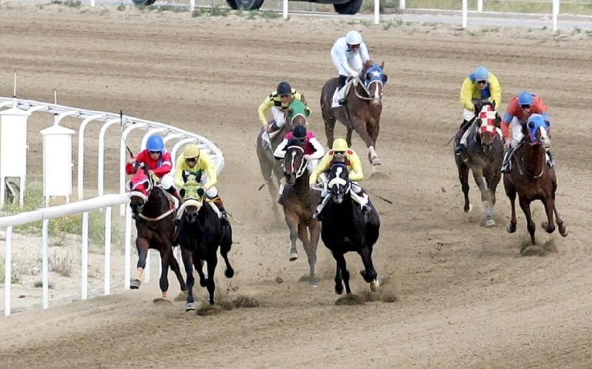 Έλληνας τραγουδιστής: «Έχασα 50 εκατ. δραχμές στον ιππόδρομο»