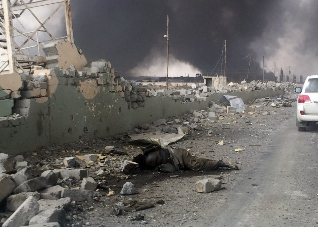 Πυρκαγιά σε αποθήκη πυροδότησε ρουκέτες και σκοτώθηκαν 4 άνθρωποι