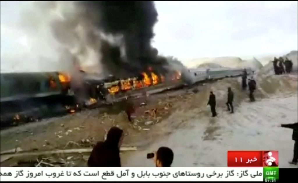Σιδηροδρομική τραγωδία με 31 νεκρούς στο Ιράν [pic, vid]