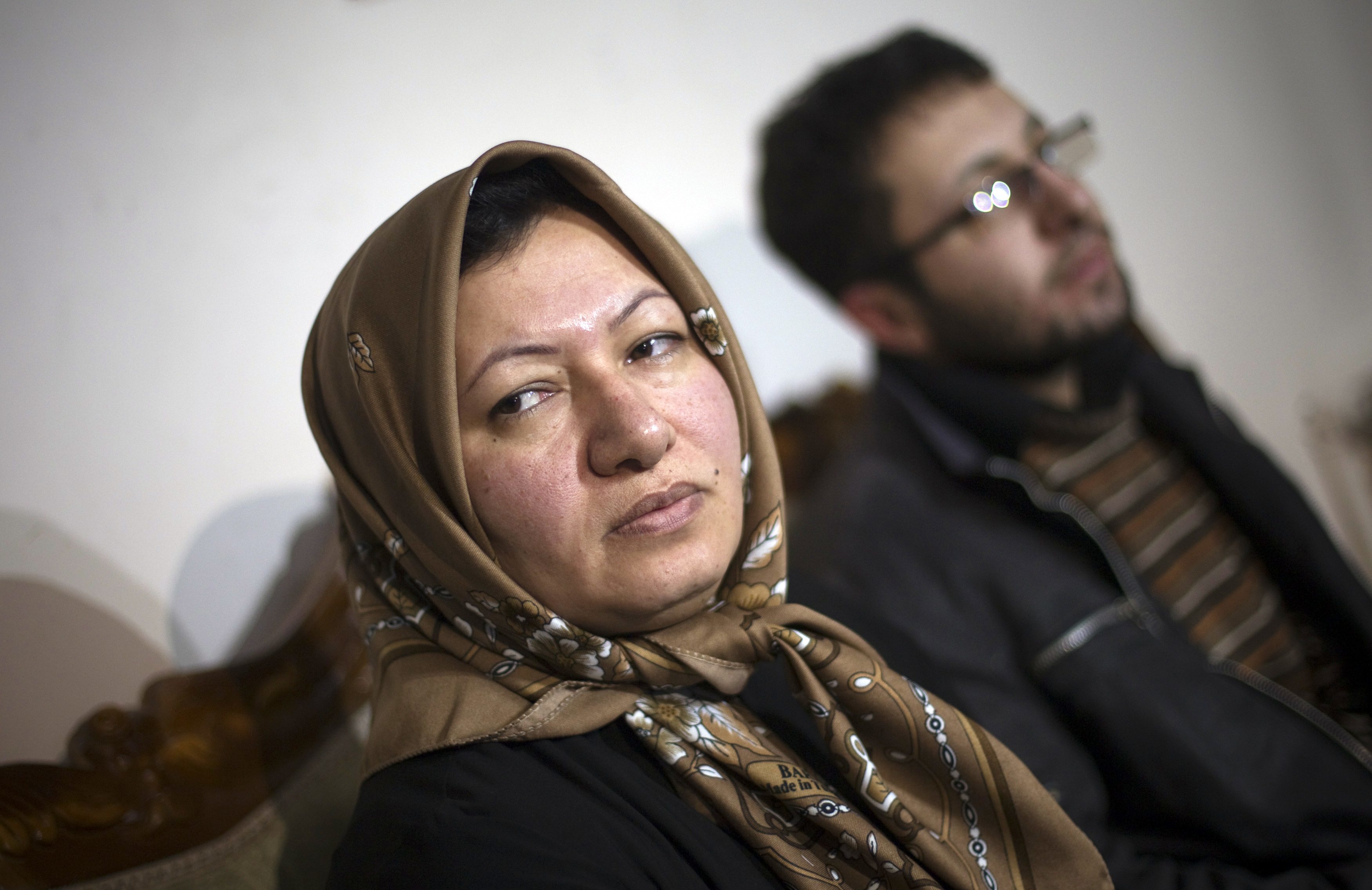 Ο γιος εκλιπαρεί να μην εκτελεστεί η μητέρα του και ας δολοφόνησε τον πατέρα του