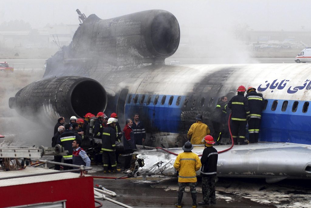Δεκάδες ήταν οι τραυματίες από την πυρκαγιά στο ρωσικής κατασκευής αεροσκάφος. ΦΩΤΟ EUROKINISSI