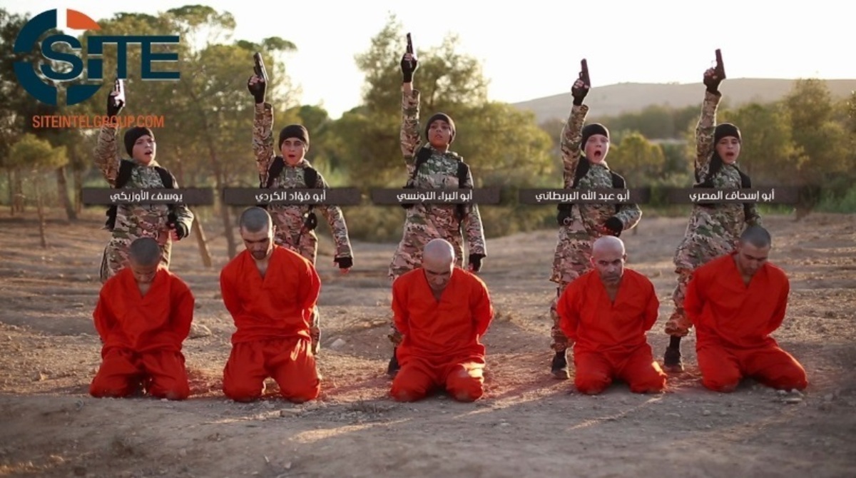 Φρικιαστικό βίντεο τζιχαντιστών: Παιδιά εκτελούν αιχμαλώτους – Προσοχή! Σκληρές εικόνες [vid]