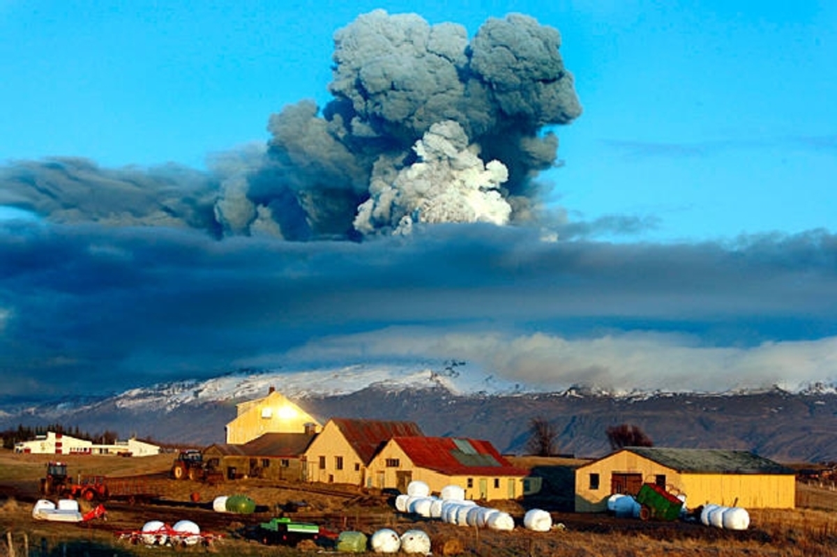 Ανησυχία για νέα έκρηξη ηφαιστείου και την ηφαιστειακή στάχτη – Τι τρέμουν οι ειδικοί
