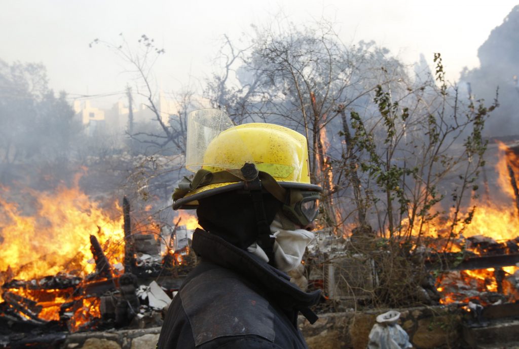 Σύλληψη δύο υπόπτων για τη μεγάλη φωτιά στη Χάιφα