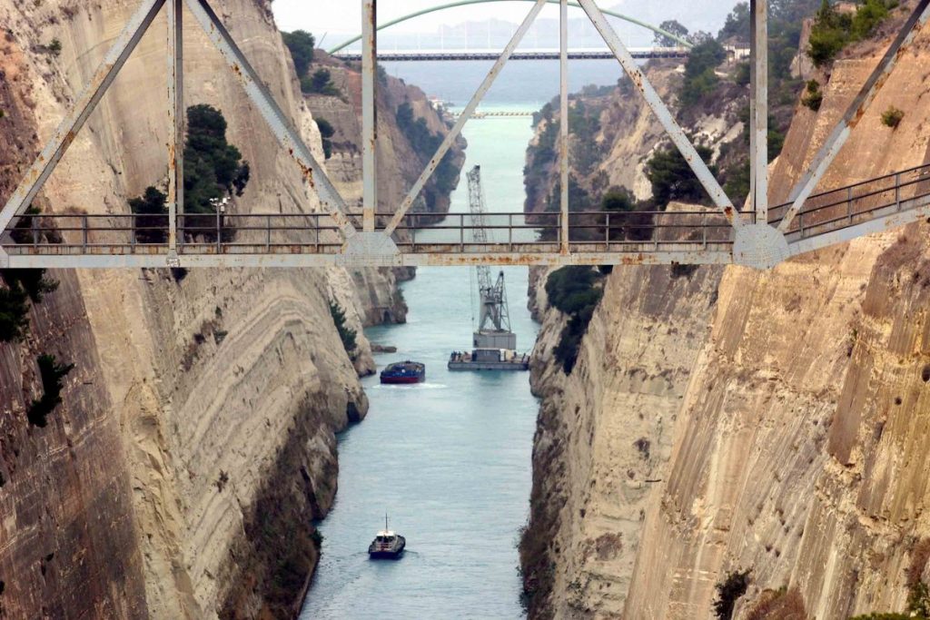 Ισθμός: Παραμένει κλειστός για έναν ακόμα μήνα μετά την τελευταία κατολίσθηση – Στα 10 εκατομμύρια ευρώ τα έργα (video)