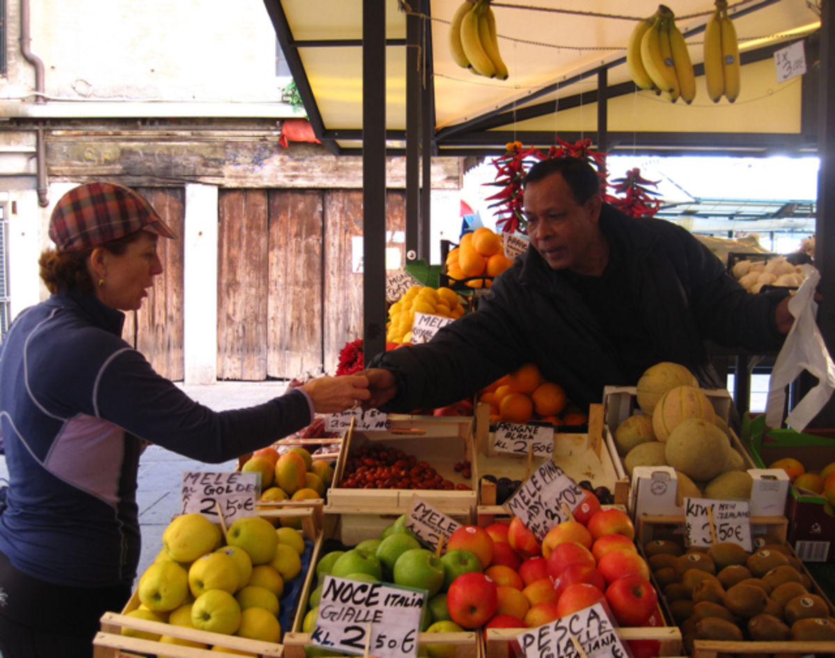 Διπλασιάστηκε ο αριθμός των φτωχών στην Ιταλία από το 2007 μέχρι το 2012