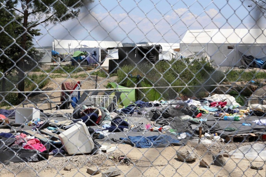 “Τρέχουν” στην Ιταλία να βρουν θέσεις για τους πρόσφυγες