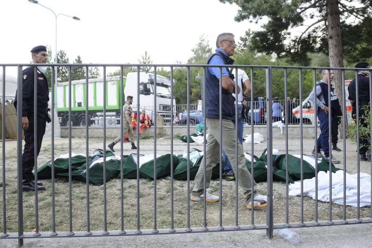 Σεισμός στην Ιταλία: Απέραντο νεκροταφείο από τα 6,2R! 247 νεκροί, εκατοντάδες οι αγνοούμενοι – Οι παιδικές χαρές έγιναν νεκροτομεία