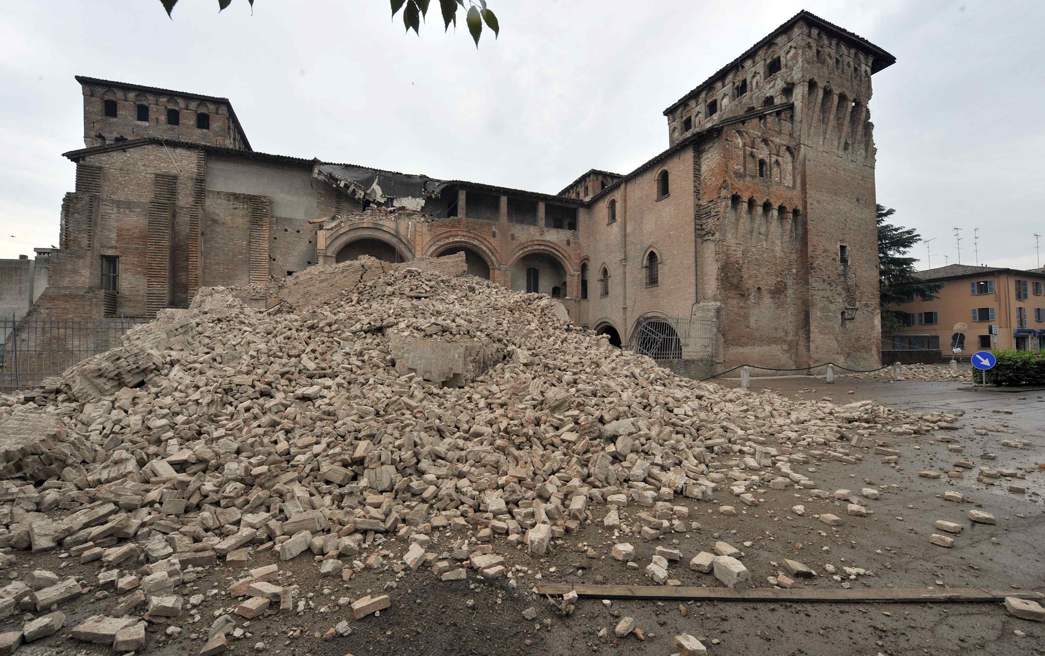 Ιταλία: Ένα λάθος τηλεφώνημα έσωσε τη ζωή της 5χρονης κόρης της από το φονικό σεισμό