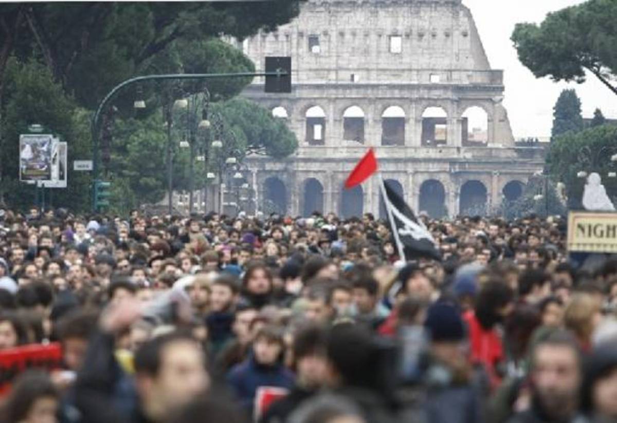 Διαδηλώσεις σε Λονδίνο και Ρώμη – Παρών και ο ΣΥΡΙΖΑ