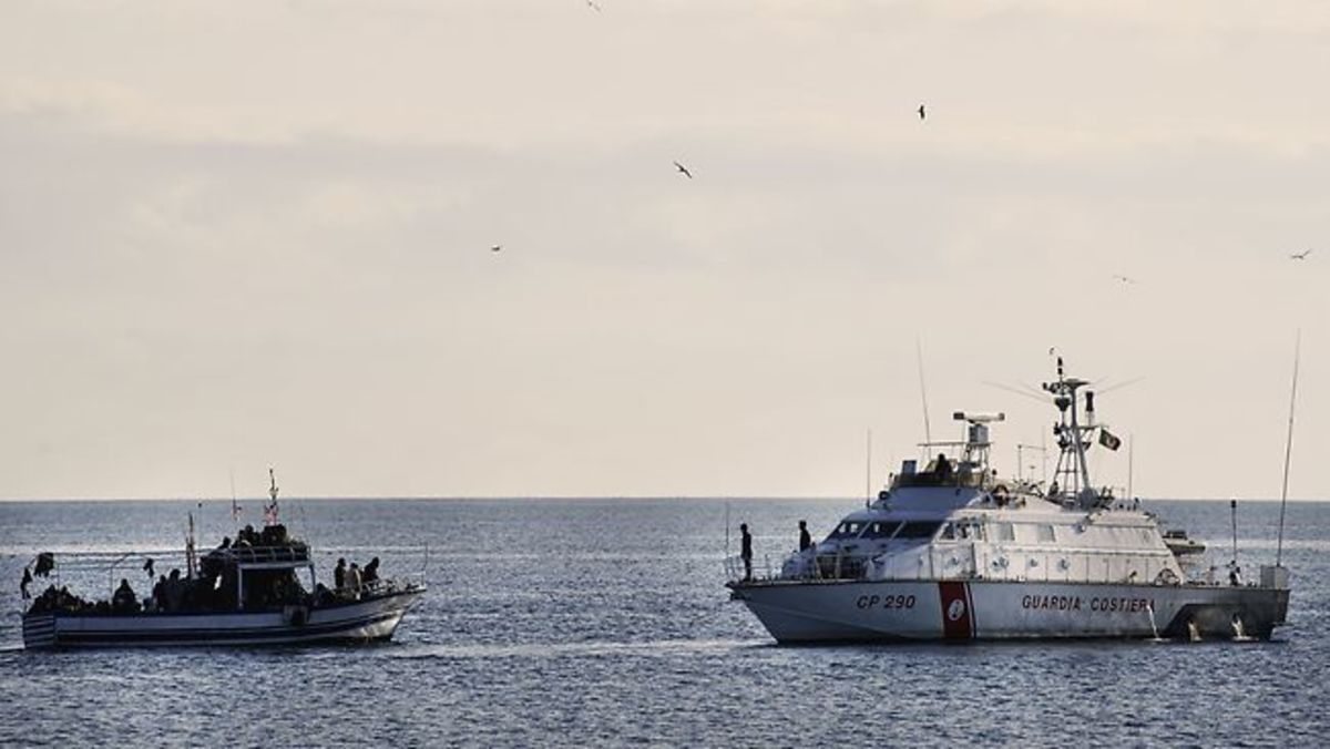 Πάνω από 1.000 μετανάστες σώθηκαν ανοιχτά της Λαμπεντούζα