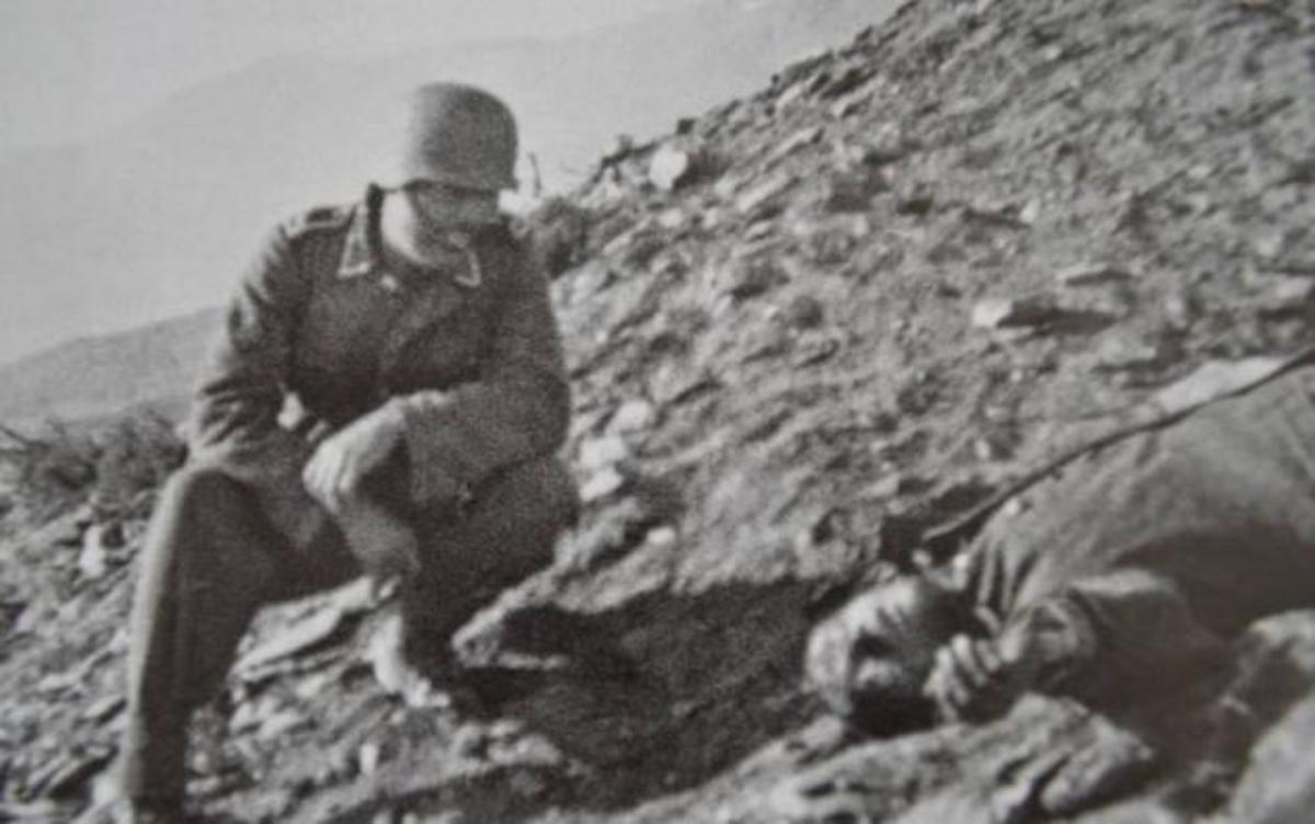 Συγκλονιστική μαρτυρία: ‘’Έτσι ο πατέρας μου σταμάτησε την επέλαση τον Ναζί’’ [vid]