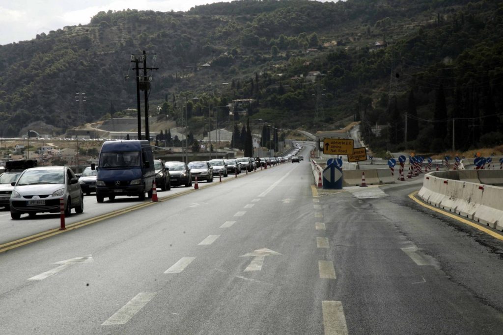 Μεταβίβαζαν αυτοκίνητα με το ίδιο παράβολο!