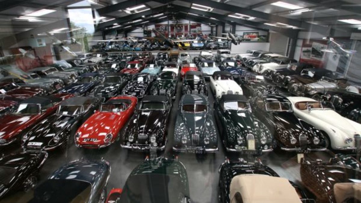 H Jaguar-Land Rover αγοράζει συλλογή 543 αυτοκινήτων (VIDEO)