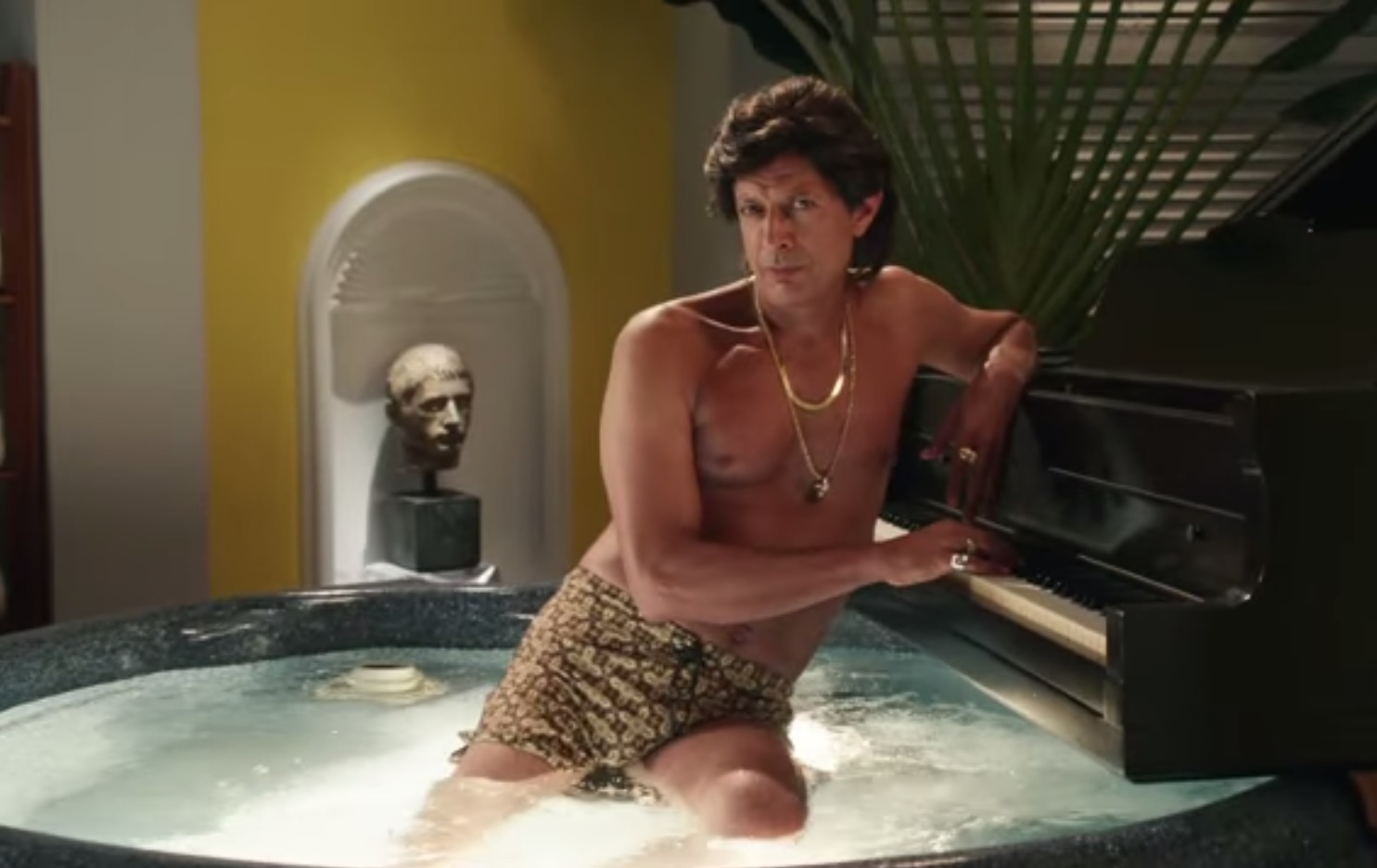 Λάμψη δίχως τέλος! Το ανατρεπτικό βίντεο του Jeff Goldblum