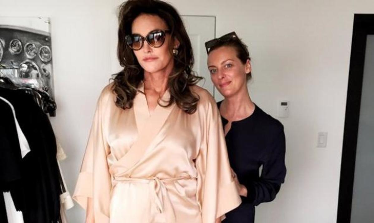 Νέες φωτογραφίες από τη φωτογράφιση του πατριού της Κardashian που έγινε γυναίκα στα 65!